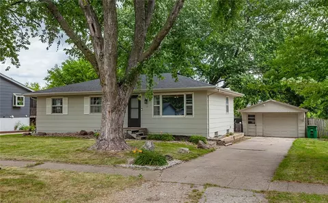 601 NE Jacob St, Grimes, IA 50111
