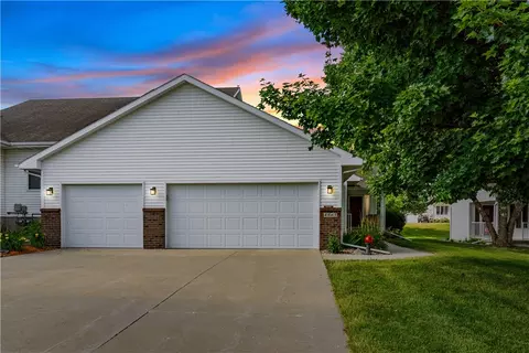 4865 Pinehurst Ct, Pleasant Hill, IA 50327