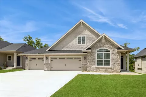 14323 Holcomb Ave, Urbandale, IA 50323