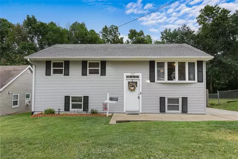717 S Dayton St, Knoxville, IA 50138