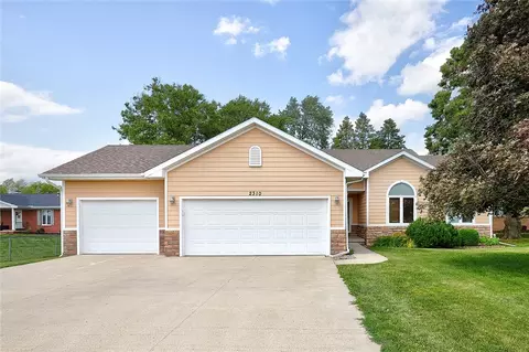 2310 W Euclid Ave, Indianola, IA 50125
