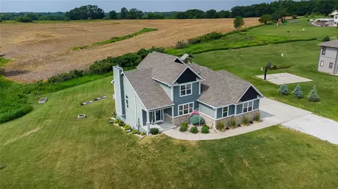 11056 Cleveland Trl, Norwalk, IA 50211
