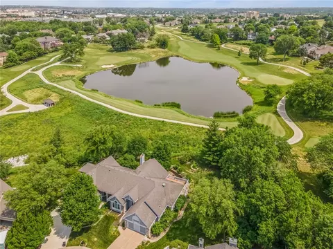 5781 Gallery Ct, West Des Moines, IA 50266