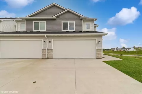 5909 NW 90th Ct, Johnston, IA 50131