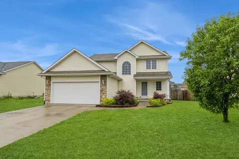 506 Mallard Pointe Dr NW, Bondurant, IA 50035
