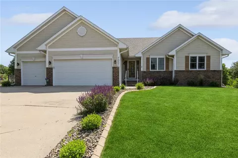 7057 Carey Ct, Johnston, IA 50131
