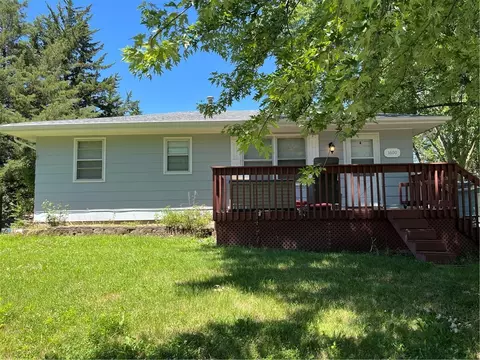1600 E Glenwood Dr, Des Moines, IA 50320