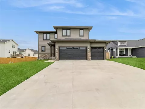 612 32nd St SW, Altoona, IA 50009