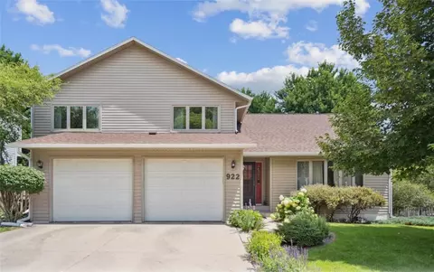 922 Vermont Cir, Ames, IA 50014