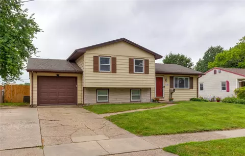 4125 Boyd St, Des Moines, IA 50317