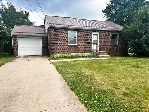 507 S 11th Ave W, Newton, IA 50208