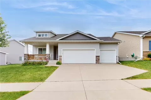 1300 Blue Bonnet Dr, Carlisle, IA 50047