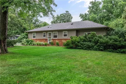 414 Garden Rd, Ames, IA 50010
