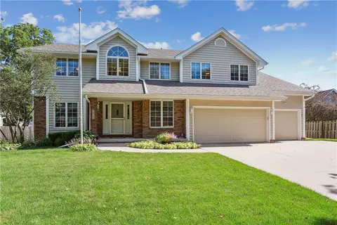 5622 Orchard Dr, West Des Moines, IA 50266