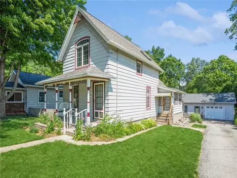 1208 E Lacona Ave, Des Moines, IA 50315