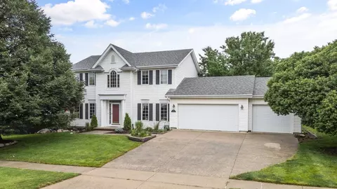 305 Parkview Dr, Waukee, IA 50263