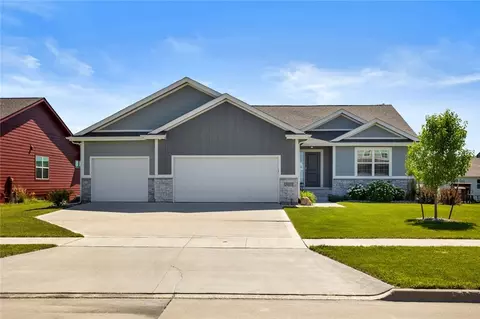 2011 NW Applewood St, Ankeny, IA 50023