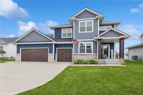 602 Elm Ct, Dallas Center, IA 50063