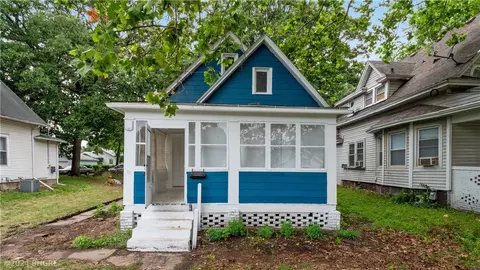 1630 E 9th St, Des Moines, IA 50316