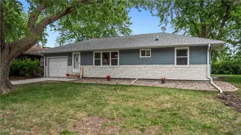 117 NW Scott St, Ankeny, IA 50023