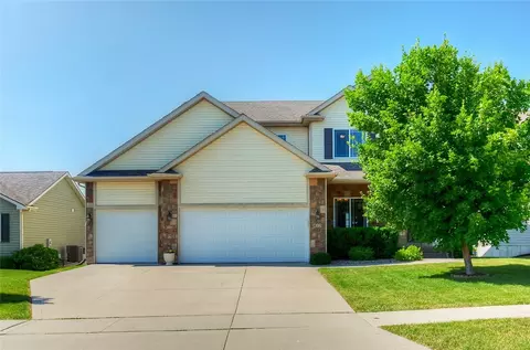 813 NW Reinhart Dr, Ankeny, IA 50023