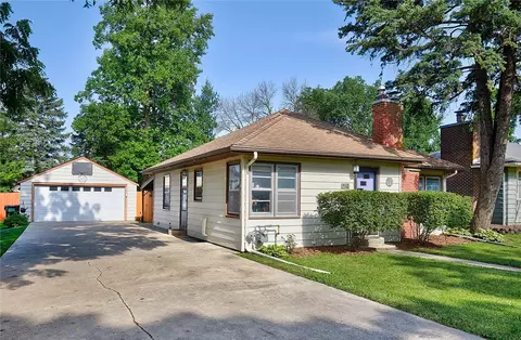 912 1st St, Nevada, IA 50201