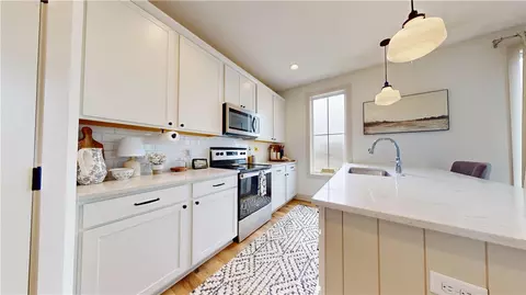 800 Spruce St NW, Bondurant, IA 50035