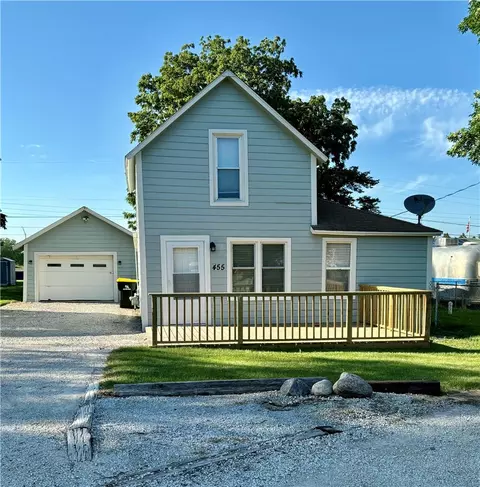 455 Laurel St, Waukee, IA 50263