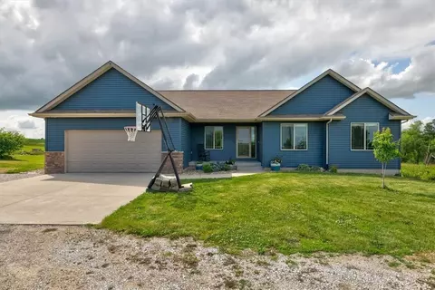 31905 645th Ave, Maxwell, IA 50161