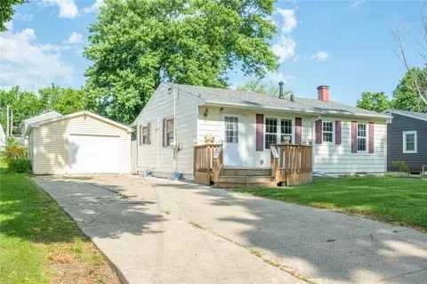 803 E 12th Street Pl N, Newton, IA 50208