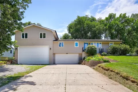 1130 County Line Rd, Des Moines, IA 50320