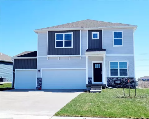 14512 Coyote Dr, Urbandale, IA 50323