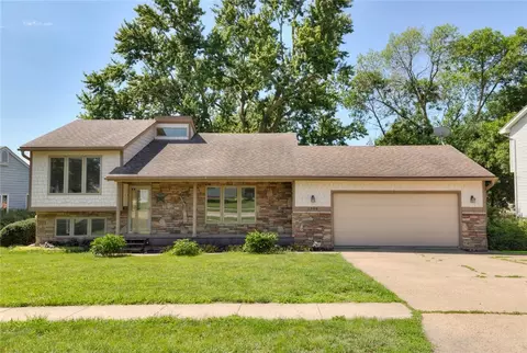 1304 4th St SW, Altoona, IA 50009