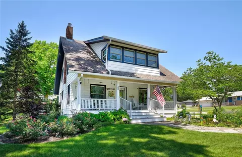 230 N 8th St, Carlisle, IA 50047