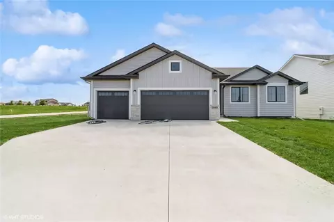 2665 SE Florence Dr, Waukee, IA 50263