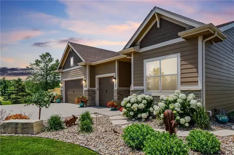 5007 Cedar Ln, Winterset, IA 50273