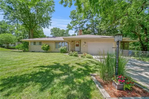 4202 30th St, Des Moines, IA 50310