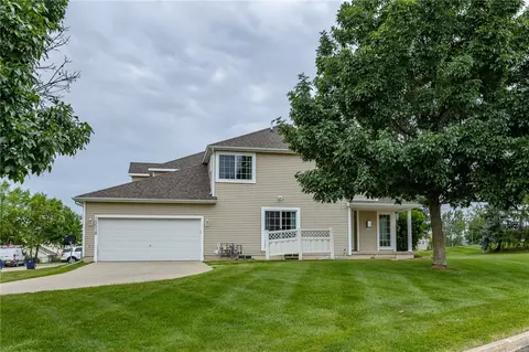 15518 Tanglewood Dr, Urbandale, IA 50323