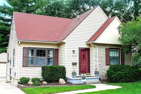 6110 Woodland Rd, Des Moines, IA 50312