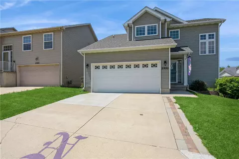 2995 Park Pl, Norwalk, IA 50211
