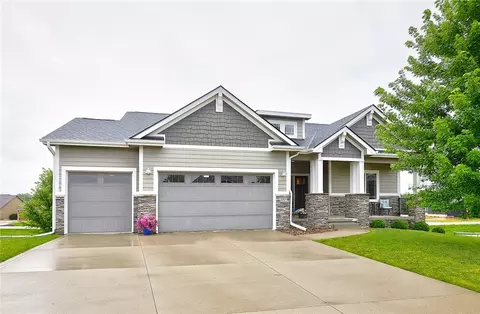 2513 NE 10th Ct, Grimes, IA 50111