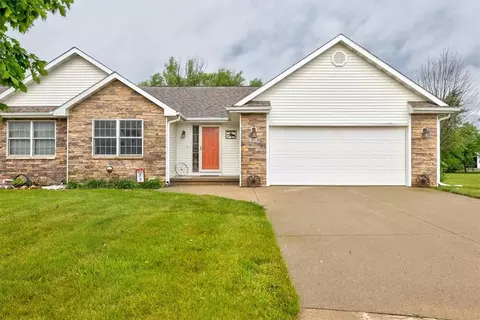 1018 N 3rd Ave, Winterset, IA 50273