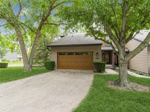 4900 W Park Dr #K2, West Des Moines, IA 50266