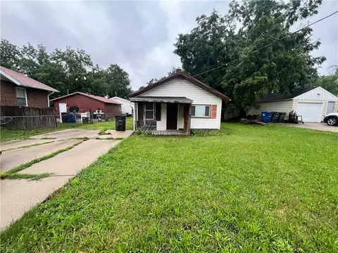 1617 Hull Ave, Des Moines, IA 50313