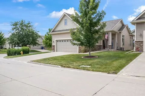 645 65th Pl #123, West Des Moines, IA 50266