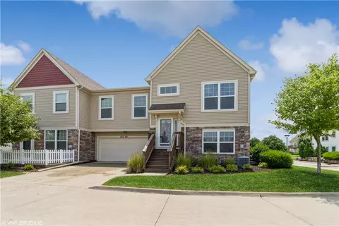 215 80th St #101, West Des Moines, IA 50266
