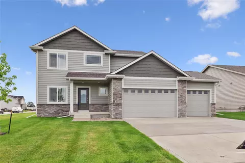 885 NW Sandy Hollow Cir, Waukee, IA 50263