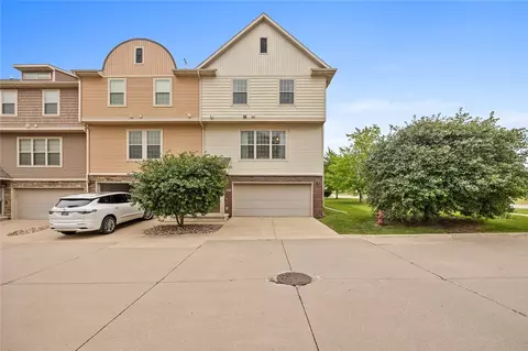 3600 SE Glenstone Dr #401, Grimes, IA 50111