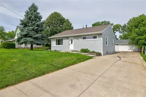 2904 61st St, Des Moines, IA 50322