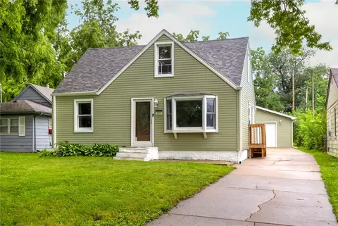 215 E Lally St, Des Moines, IA 50315